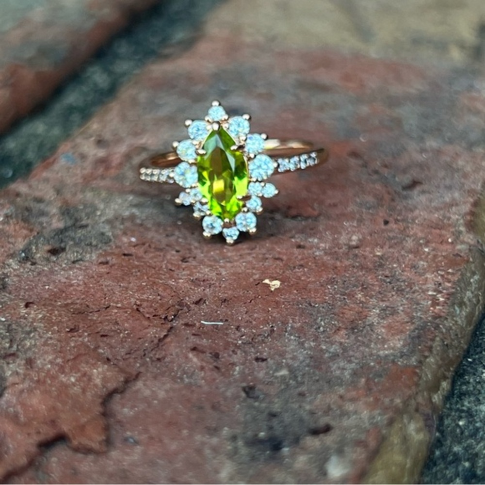 Gold plated and Green Gemstone bomb party Ring. Size 8.